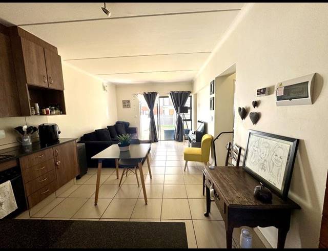 1 BEDROOM APARTMENT FOR SALE IN BARBEQUE DOWNS